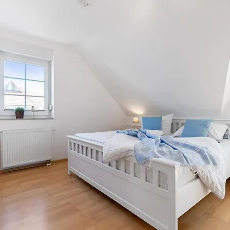 Alte Reihe 14 _haus Teja_ *